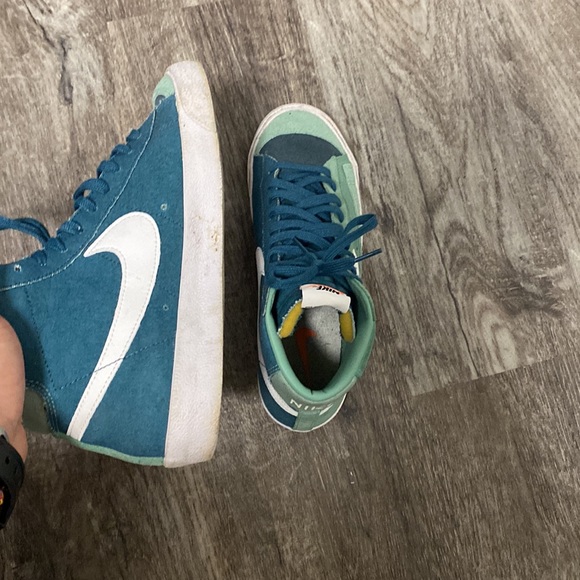 Nike Men's Blazer '77 Vintage Mid 'Healing Jade' Sneakers - Picture 7 of 12